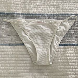 VS Itsy Bikini Bottom